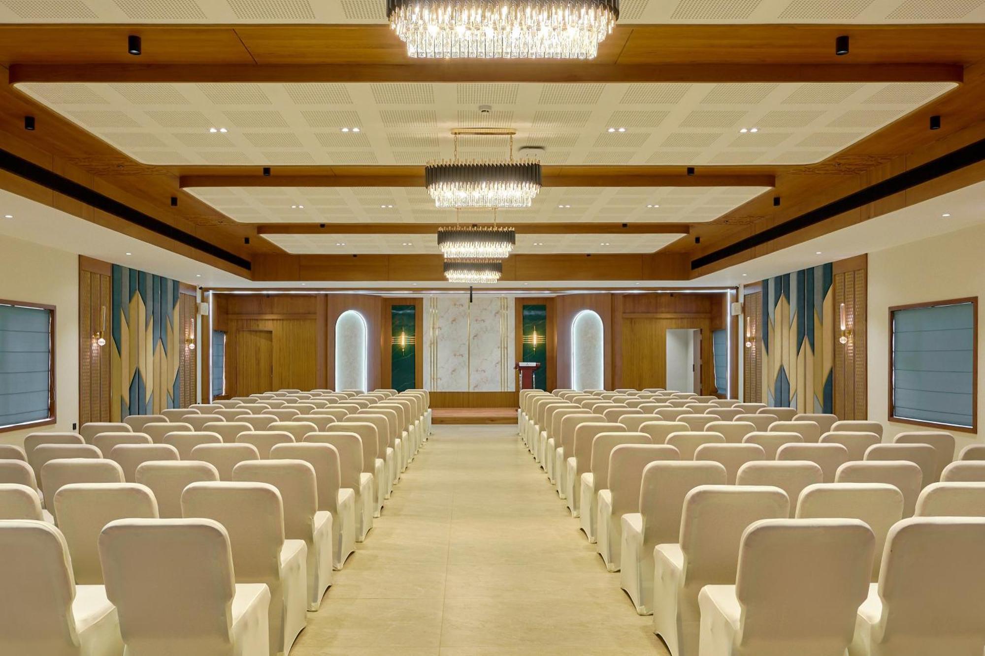 Kowju Airport Hotel Calicut Kondotty Kültér fotó